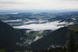 Einzelne Wolke über Oberstaufen-Steibis