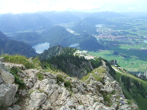 Blick vom Branderschrofen zur Tegelberg-Bergstation