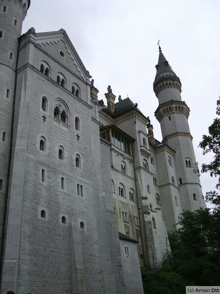 Schloss Neuschwanstein, Eingangsseite
