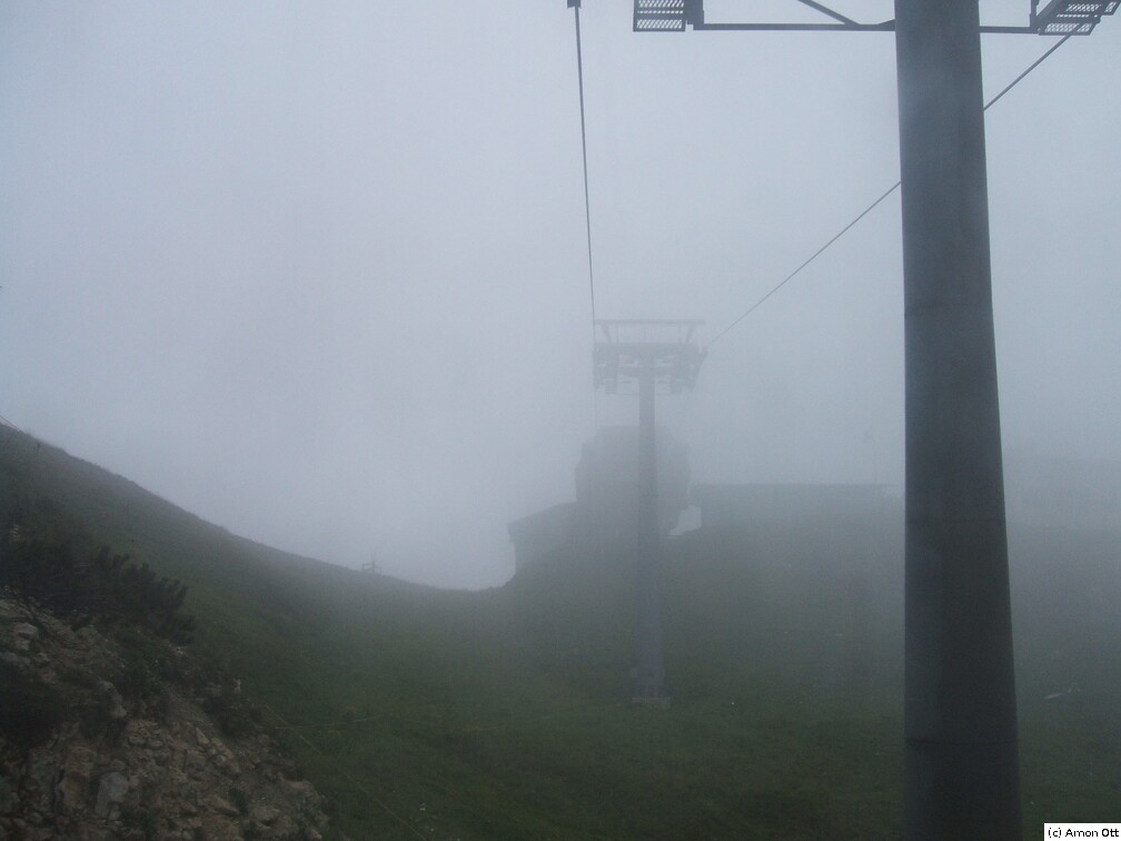 Füssener Jöchle Bergstation in Wolken