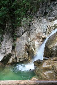 Kleiner Wasserfall der Pöllat