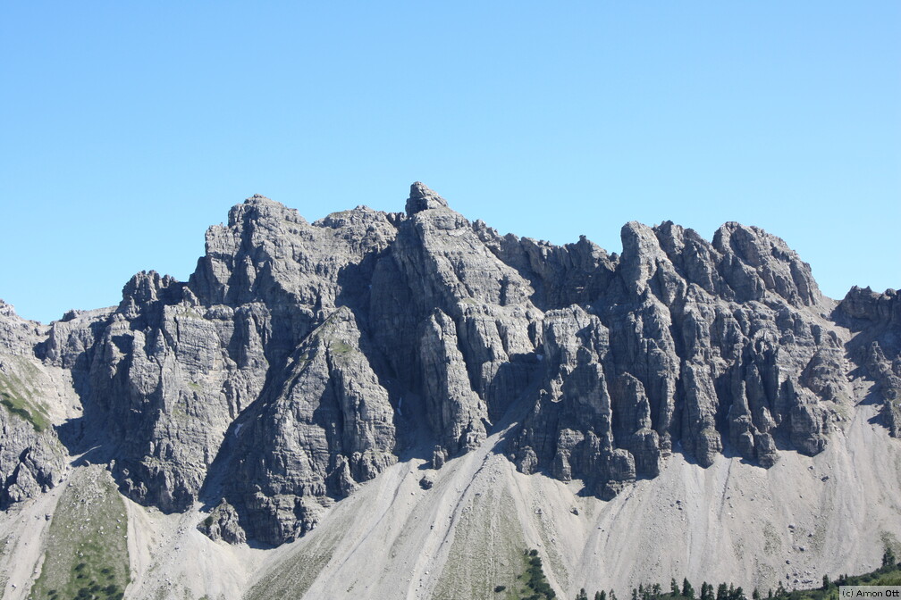 Felsiger Gipfel der Leilachspitze 