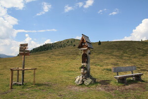 Wegweiser oberhalb Munt da Rina