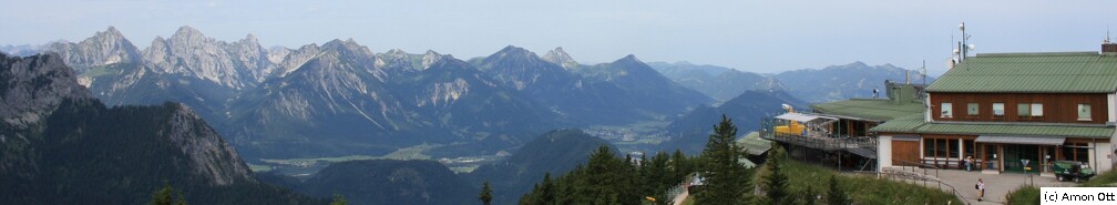 Alpen 2009 - Tegelberg-Bergstation mit Lechtaler Alpen 
