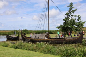 Wikingerschiff in Bork Vikingehavn
