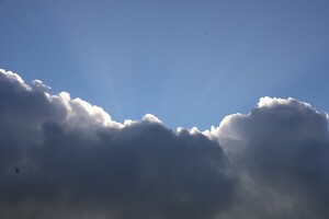 Leuchtende Wolkenkante