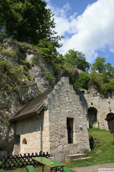 Brunnenhaus der Burgruine Scharzfels