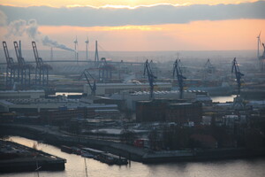Sonnenuntergang über Hafen und Köhlbrandbrücke