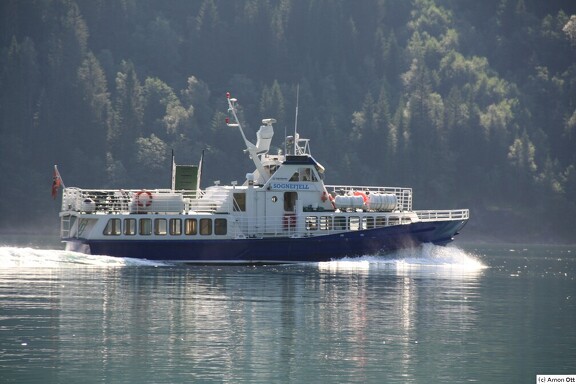 Fährschiff "Sognefjell" auf dem Fjærlandsfjord