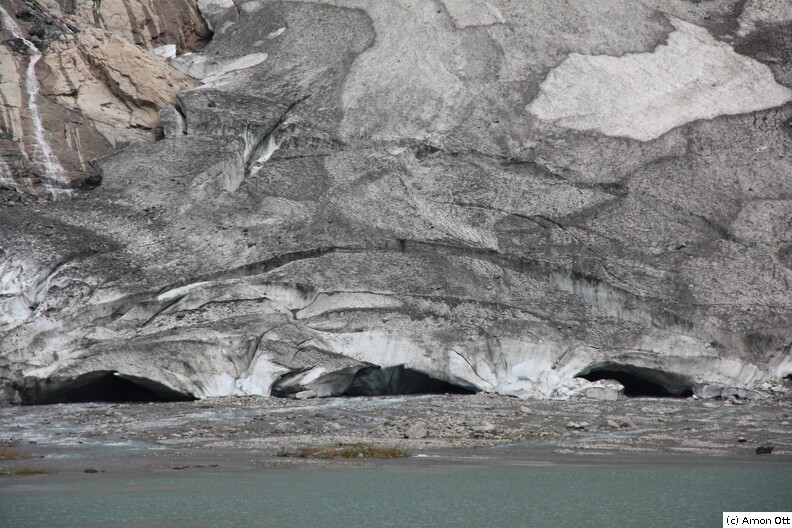 Gletschertore des Bøyabreen