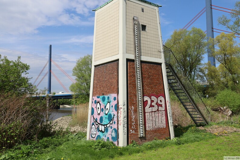 Pegelturm an der Norderelbe