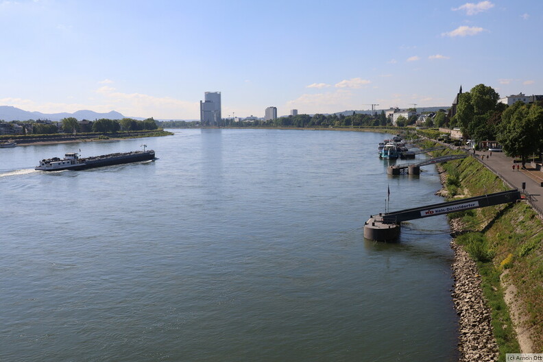 Anleger am Bonner Rhein-Ufer